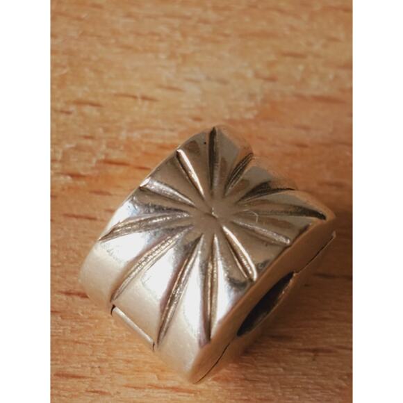 Pandora Sunburst Clip Charm Bead in Sterling Silver 925 - Picture 1 of 6